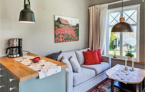 Kungalv O House | Stunning Home In Romelanda With Kitchen