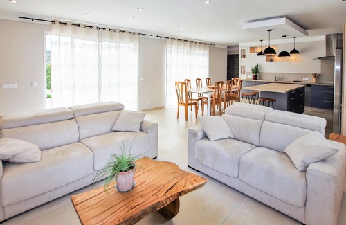 Saint-Thome House | Stunning home in Saint-Thomé with WiFi