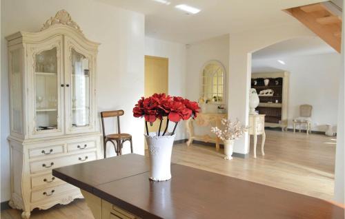 Saint-Denoeux House | Stunning Home In Saint-Denoeux
