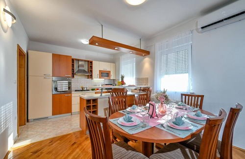 Cakovec House | Stunning home in Senkovec with sauna