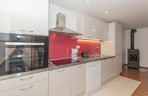Drnis House | Stunning home in Siritovci with WiFi