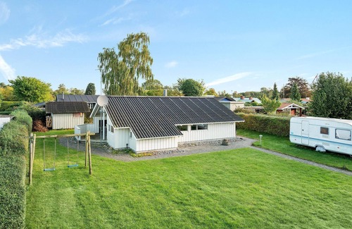 Strøby Ladeplads House | Stunning home in Strøby with WiFi