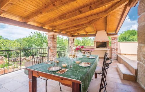 Sveti Vid Dobrinjski House | Stunning Home In Svet Vid Dobrinjski