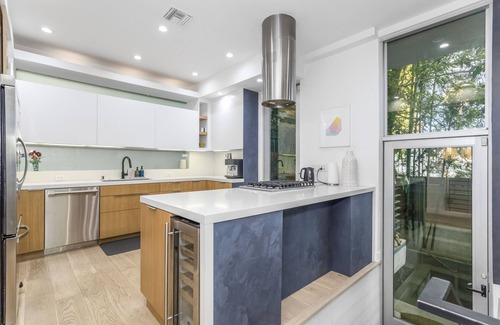 Beverly Grove House | Stunning home in the heart of West Hollywood w/private rooftop spa!