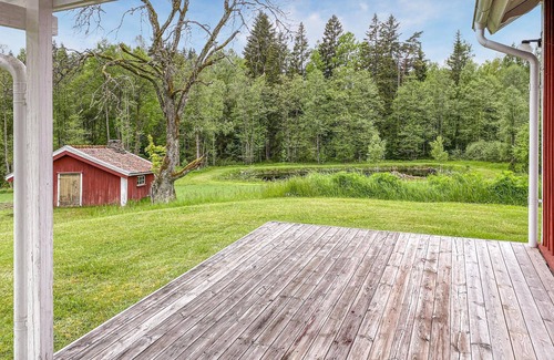 Mansarp House | Stunning home in Tranhult with kitchen