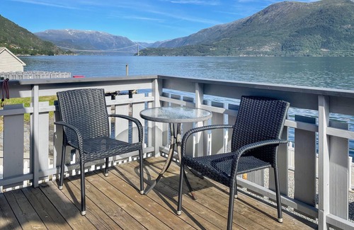 Djønno House | Stunning home in Vallavik with WiFi