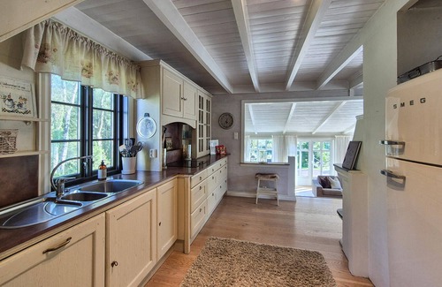 Vikebygd House | Stunning home in Vikebygd with house a mountain view