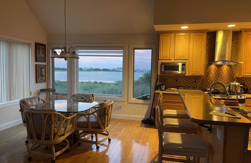 Wildwood House | Stunning home in Wildwood, central to everything w/bay views and roof top deck