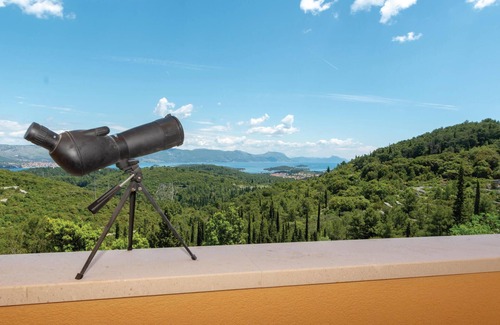 Zrnovo House | Stunning home in Zrnovo with WiFi
