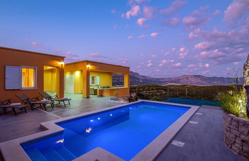 Zrnovo House | Stunning home in Zrnovo with WiFi