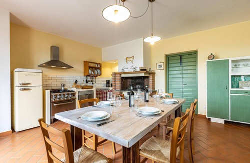 Ponte Buggianese House | Stunning home in Ponte Buggianese