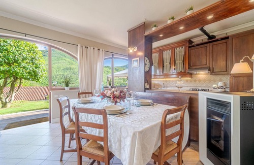 Varese Ligure House | Stunning home in Varese Ligure -SP-