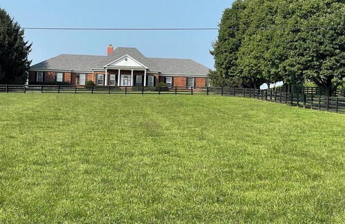Georgetown House | Stunning Home on 125 acre farm near Horse Park, Keeneland and KY Bourbon Trail.