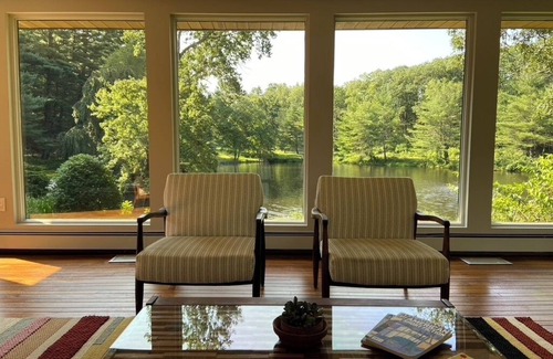 Roxbury House | STUNNING Home on 3 acre Private Pond w. Hot Tub, BBQ, Firepit