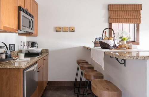 Pray House | Stunning home, right on the Yellowstone River