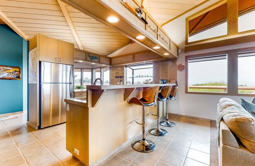 Sereno del Mar House | Stunning Home w/Panoramic Ocean Views, Private Hot Tub, Free WiFi, Large Deck