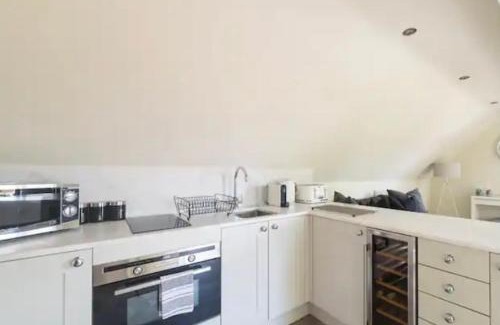 Hartwell Apartment | Stunning home with hot tub in picturesque village