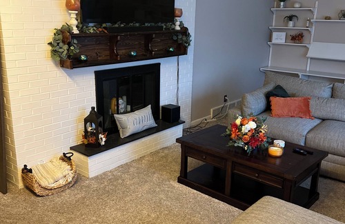 Northwest Akron House | Stunning Home with Modern Amenities. Close proximity to several major hospitals.