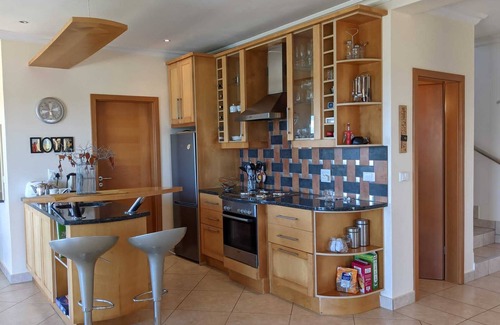 Port Edward House | Stunning home with great ocean views - plus added value.