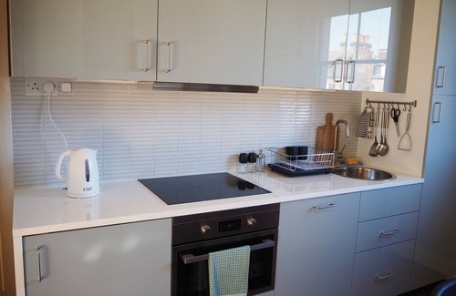 Little Venice Apartment | Stunning house overlooking local park