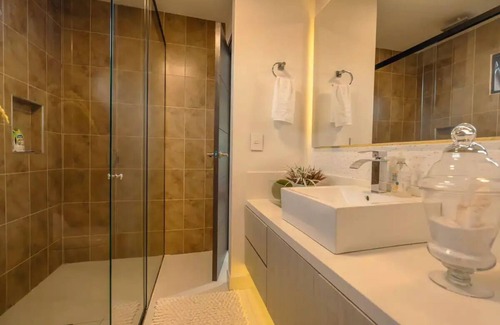 Guarne Cottage | Stunning House with Jacuzzi In Guarne