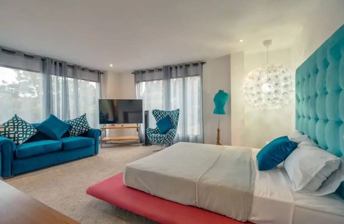 Guarne Cottage | Stunning House with Jacuzzi In Guarne