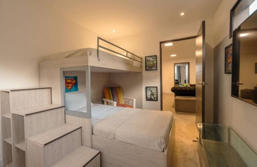 Guarne Cottage | Stunning House with Jacuzzi In Guarne