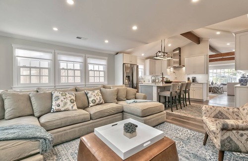 Santa Barbara House | STUNNING in Santa Barbara 3 Bed/2 Bath 7 DAYS MIN SHORT TERM WELCOMED