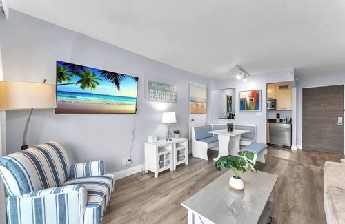 Birch Park Finger Streets Condo | STUNNING INTRACOSTAL and OCEAN VIEWS from private balcony. A short walk to beach