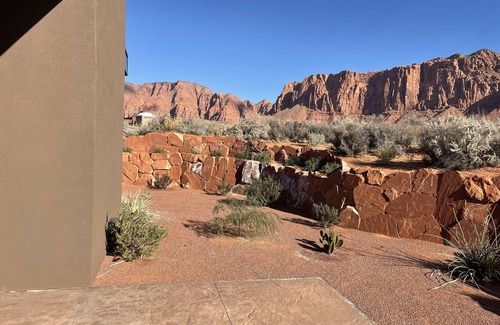 Ivins House | Stunning Kayenta Red Mountain Views!