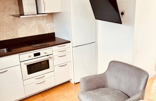 Queen's Gate Apartment | Stunning Kensington apartment, Central London