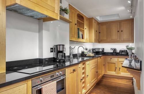Knightsbridge and Belgravia House | Stunning Knightsbridge Townhouse with Patio