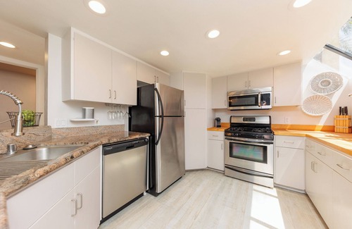 La Jolla Condo | Stunning La Jolla Shores Condo - Walk to Beach