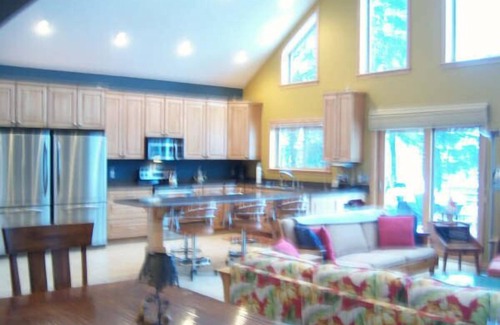 Higgins Lake House | STUNNING Lakehouse-All Four Seasons ON BEAUTIFUL HIGGINS LAKE