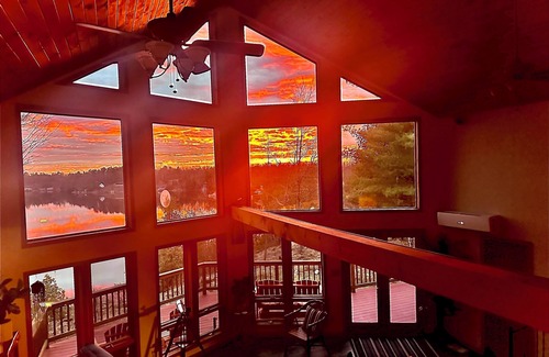 Town of Macomb Cabin | Stunning lake cabin 8 acres of woods, private boat dock, AC, WiFi & dog-friendly