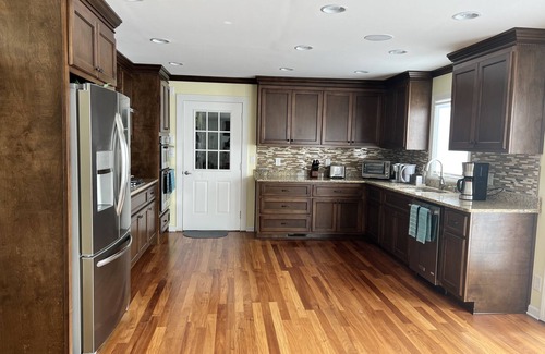 Flowery Branch Ski Chalet | Stunning Lake Chalet close to Margaritaville & Aqualand