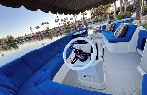 Lake Forest House | Stunning Lake ForestnEstate by Private Lake 4 BedroomnHome with EnchantingnViews