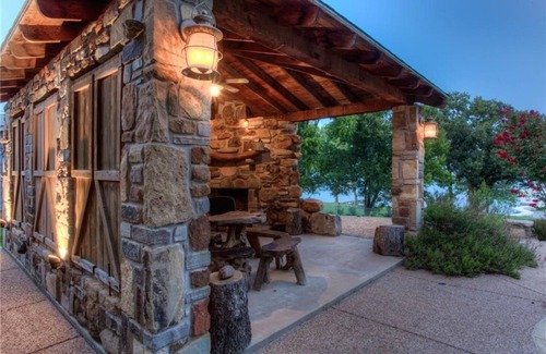 Azle House | Stunning Lake House W/Amazing Pool And Beautiful Boat Dock To Fish And Swim