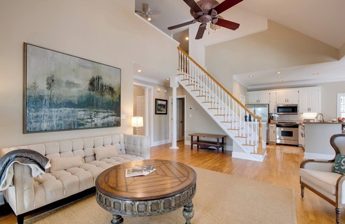 Lake Oconee Cottage | Stunning Lake Oconee Retreat w/Pool Access!