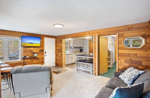 Climax Springs House | Stunning Lake View On A Nice & Quiet Relaxing Home