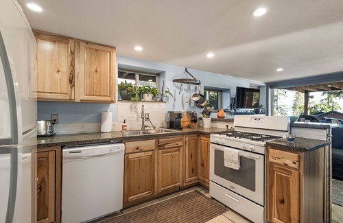 Peninsula Village Cabin | Stunning Lake Views at Lake Almanor Cabins 6 & 7