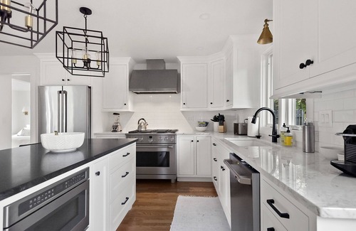 Skaneateles House | Stunning Lake View Charmer. Just a short walk from the heart of the Village!