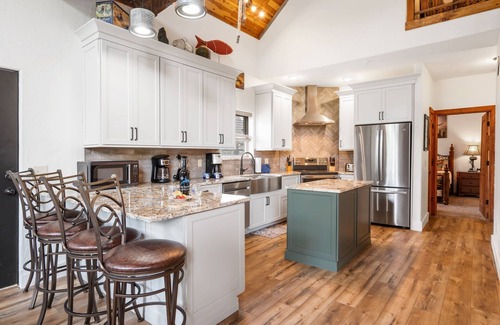 Branson House | Stunning Lakefront Home with Sloping Shoreline-Community Amenities-Free Attraction Tickets