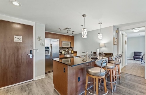 Lake Las Vegas Condo | Stunning Lakeview 2BR with Pool, Lake Las Vegas