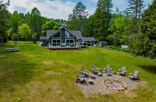 Kearney Cabin | Stunning Lakeview Cottage
