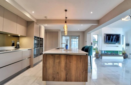 Great Leighs House | Stunning large house in Green Dunmow