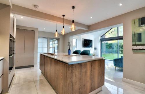 Great Leighs House | Stunning large house in Green Dunmow