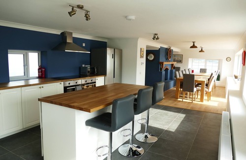 Fethard on Sea House | Stunning large house overlooking Fethard Harbour with picturesque views
