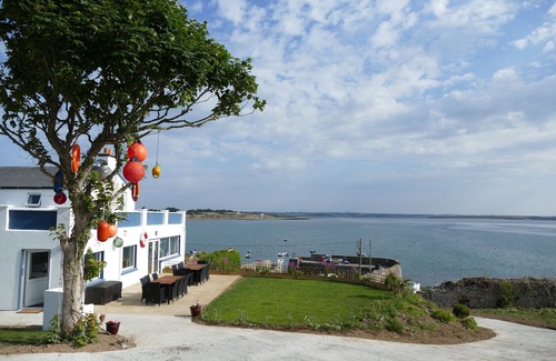 Fethard on Sea House | Stunning large house overlooking Fethard Harbour with picturesque views