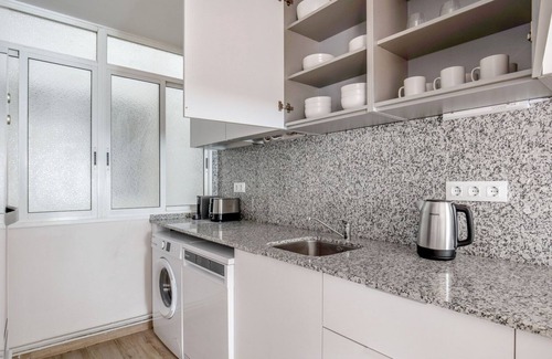 La Maternitat i Sant Ramon Apartment | Stunning Les Corts 3BR Penthouse w/Balcony, nr Camp Nou, by Blueground